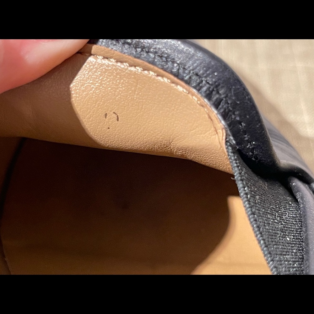 Everlane Street Slip On Almond Toe Flat Loafer 9 Black Leather GUC - Picture 6 of 7